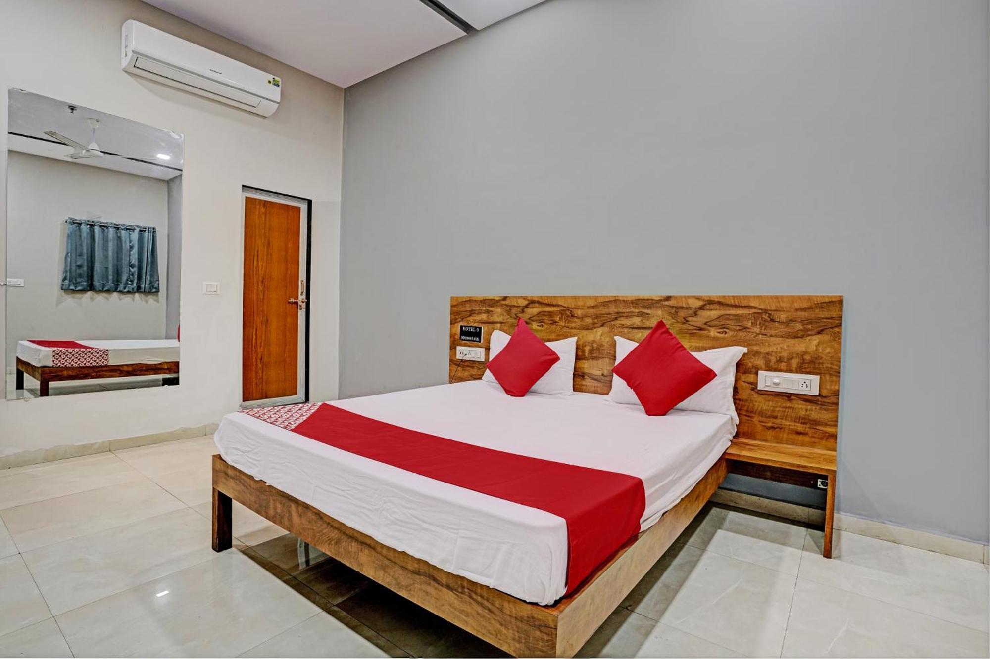 Oyo Flagship Hotel 9 Szúrat Kültér fotó